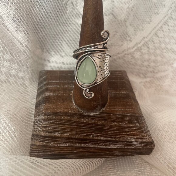 Sterling Silver Light Jade Ring Size OS - Picture 3 of 3